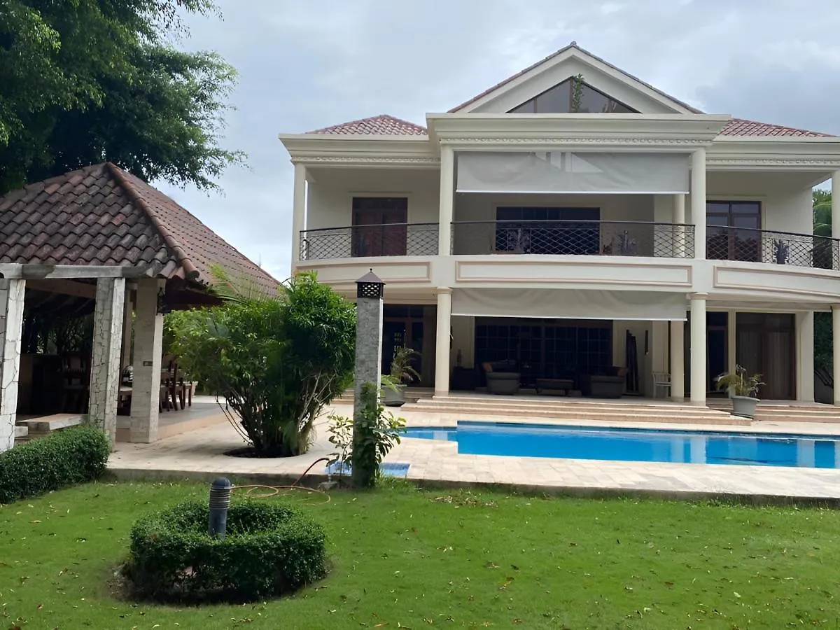 Villamorametro JUAN DOLIO Villa