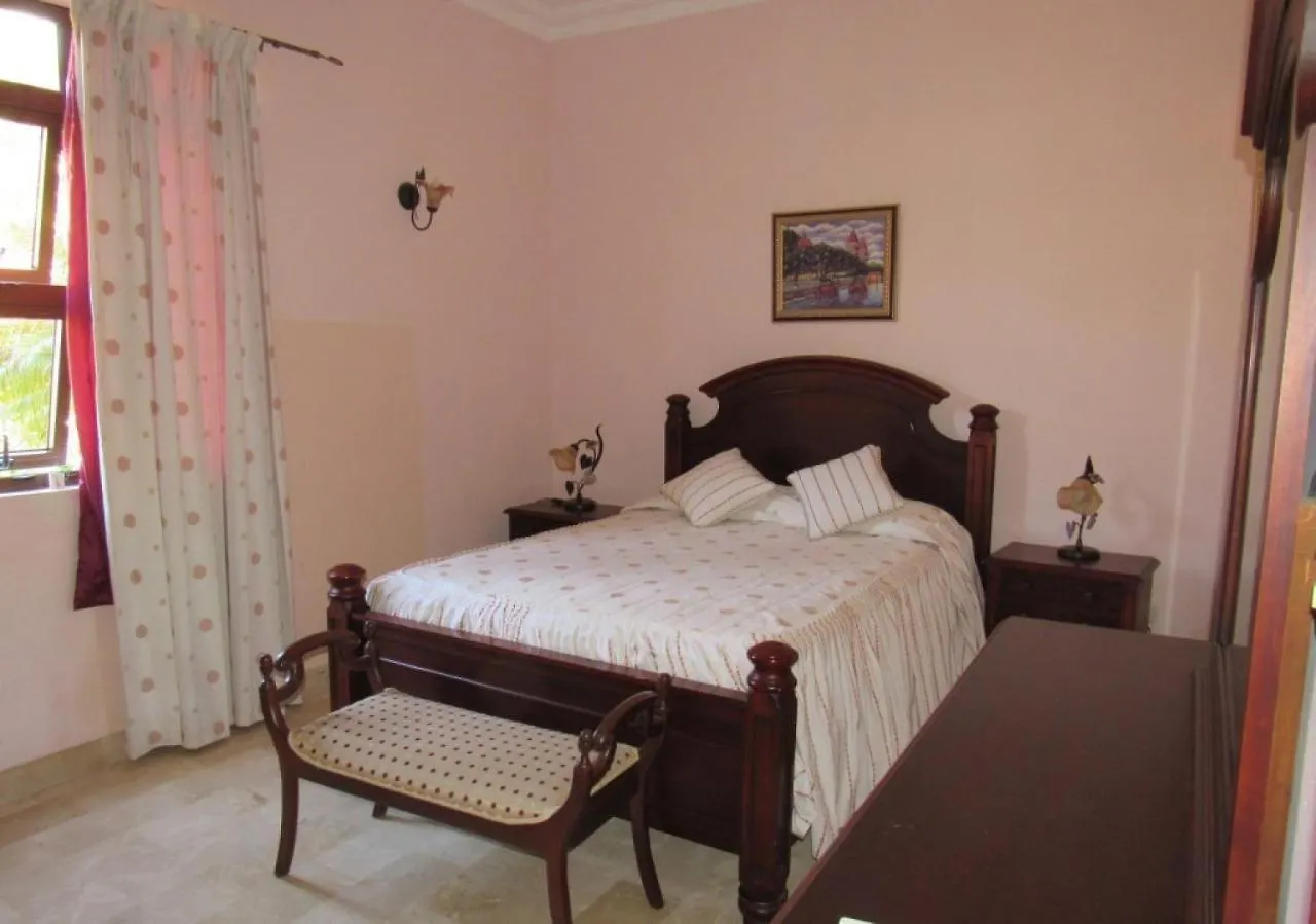 Villamorametro JUAN DOLIO Villa